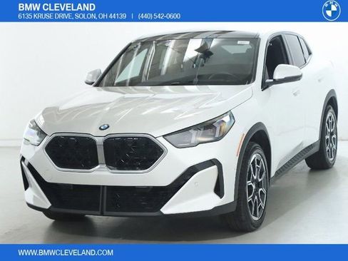 Certified 2025 BMW X2 xDrive28i w/ Premium Package image 1
