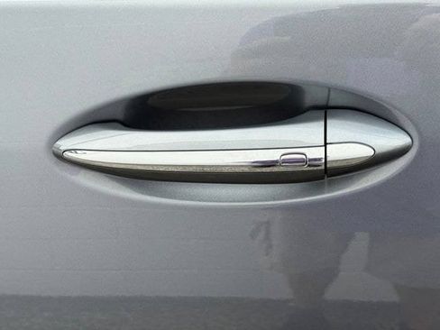 Used 2020 Buick Enclave Essence FWD image 20