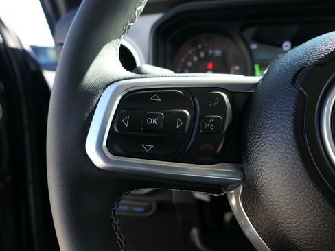 Used 2025 Jeep Wrangler Sahara 4xe image 16