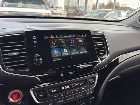 Used 2022 Honda Pilot Touring image 11