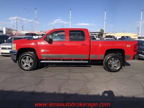 Used 2012 Chevrolet Silverado 2500 LTZ AWD/4WD image 5