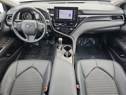 Used 2024 Toyota Camry SE image 12