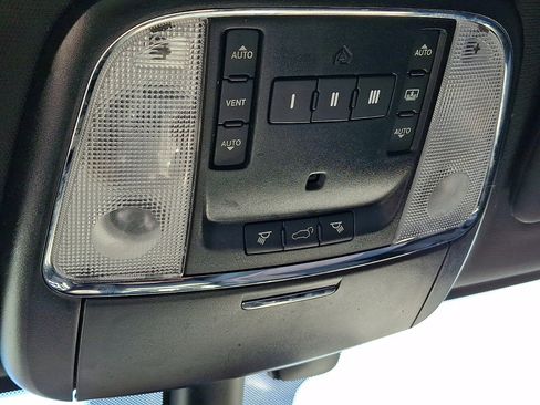Used 2018 Jeep Grand Cherokee Limited AWD/4WD image 30