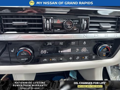 New 2026 Nissan Pathfinder SL image 26