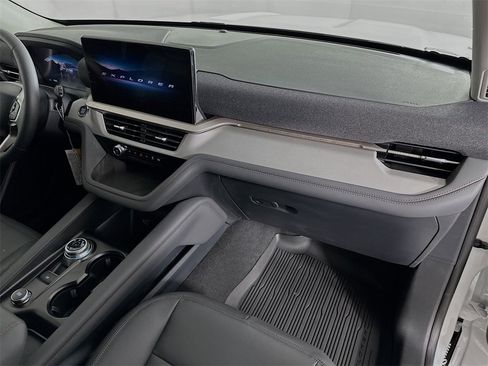 New 2026 Ford Explorer Active w/ Active Comfort Package image 31