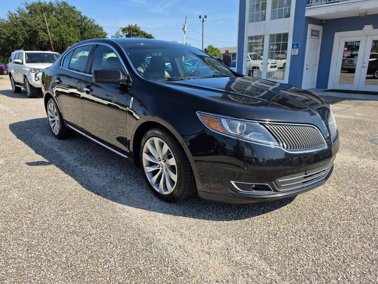 Used 2013 Lincoln MKS FWD image 7