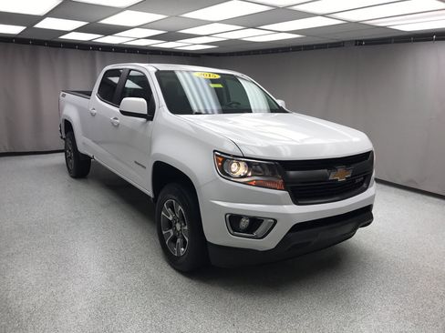 Used 2015 Chevrolet Colorado Z71 AWD/4WD image 6
