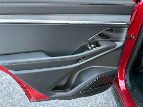 Used 2025 Jeep Wagoneer S Launch Edition image 8