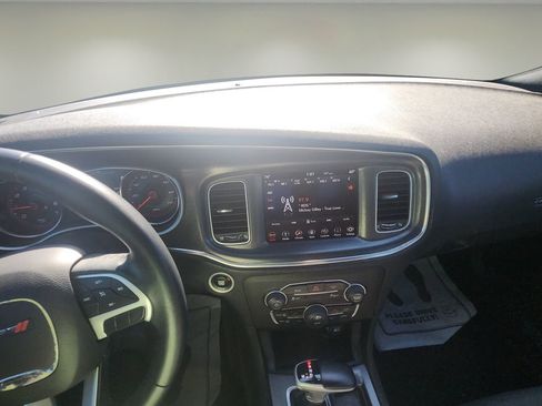 Used 2018 Dodge Charger SXT Plus image 6