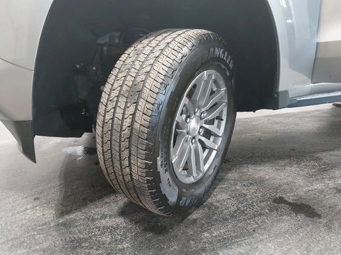 Used 2023 Chevrolet Colorado LT w/ LT Convenience Package II AWD/4WD image 32