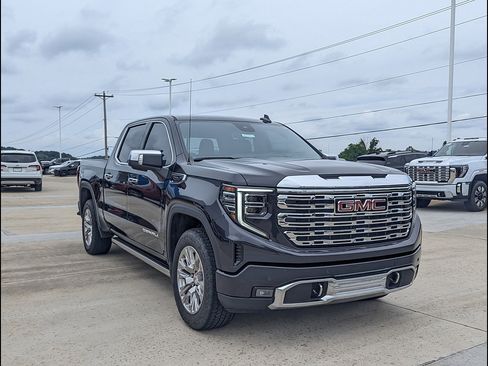 Used 2024 GMC Sierra 1500 Denali w/ Technology Package AWD/4WD image 5