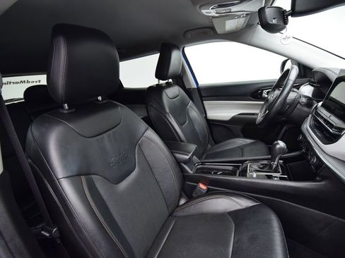 Used 2022 Jeep Compass Limited image 17