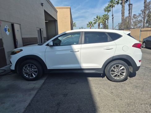 Used 2017 Hyundai Tucson SE image 3