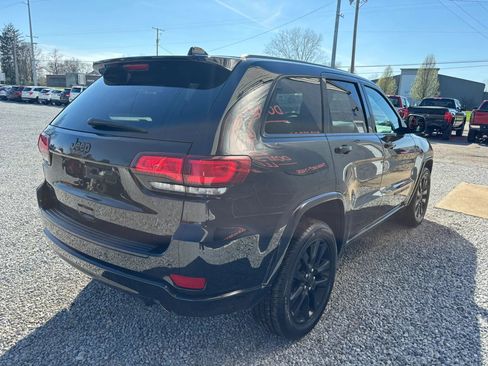 Used 2017 Jeep Grand Cherokee Altitude image 6