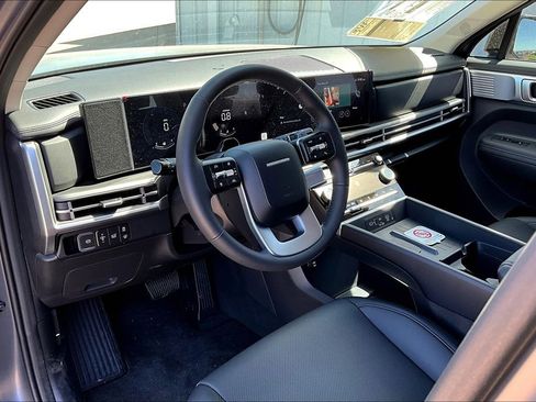 Used 2025 Hyundai Santa Fe XRT image 10