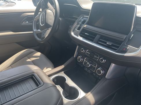Used 2024 GMC Yukon SLT w/ SLT Luxury Package RWD image 8