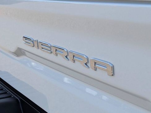 Used 2025 GMC Sierra 1500 SLT AWD/4WD image 32