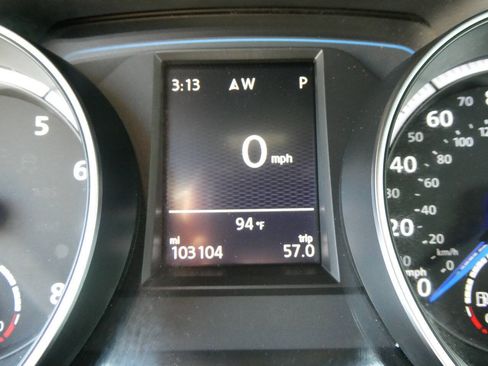 Used 2016 Volkswagen Golf R 4-Door AWD/4WD image 16