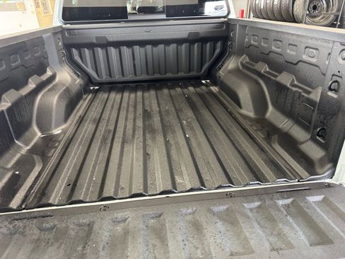 Used 2024 Chevrolet Colorado LT w/ LT Convenience Package II image 9