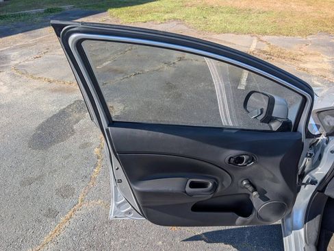 Used 2014 Nissan Versa Note S FWD image 17