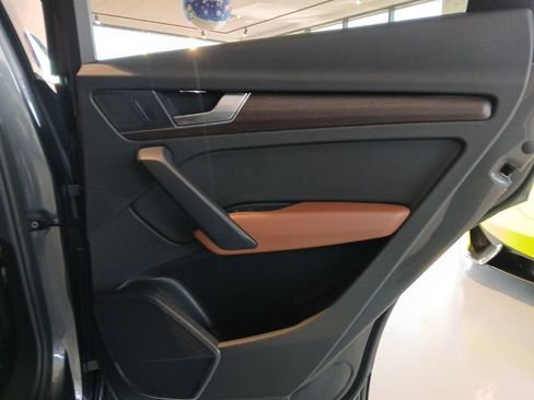 Used 2022 Audi Q5 2.0T Premium w/ Convenience Package image 30