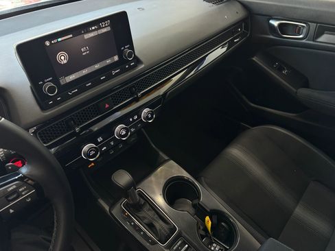 Used 2025 Honda Civic Sport image 17