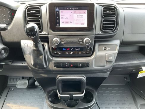 Used 2025 RAM ProMaster 2500 w/ Convenience Group image 22