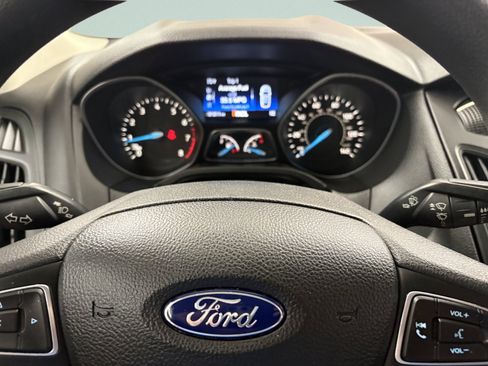 Used 2017 Ford Focus SE FWD image 28