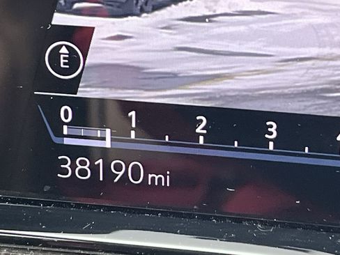 Used 2023 Cadillac Escalade ESV Premium Luxury w/ LPO, Radiant Package image 10