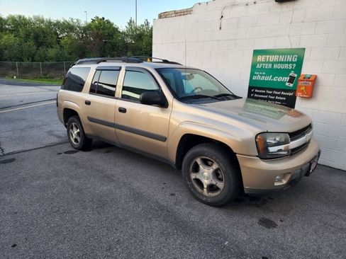 Used 2005 Chevrolet TrailBlazer EXT LT w/ LS Preferred Equipment Group image 1
