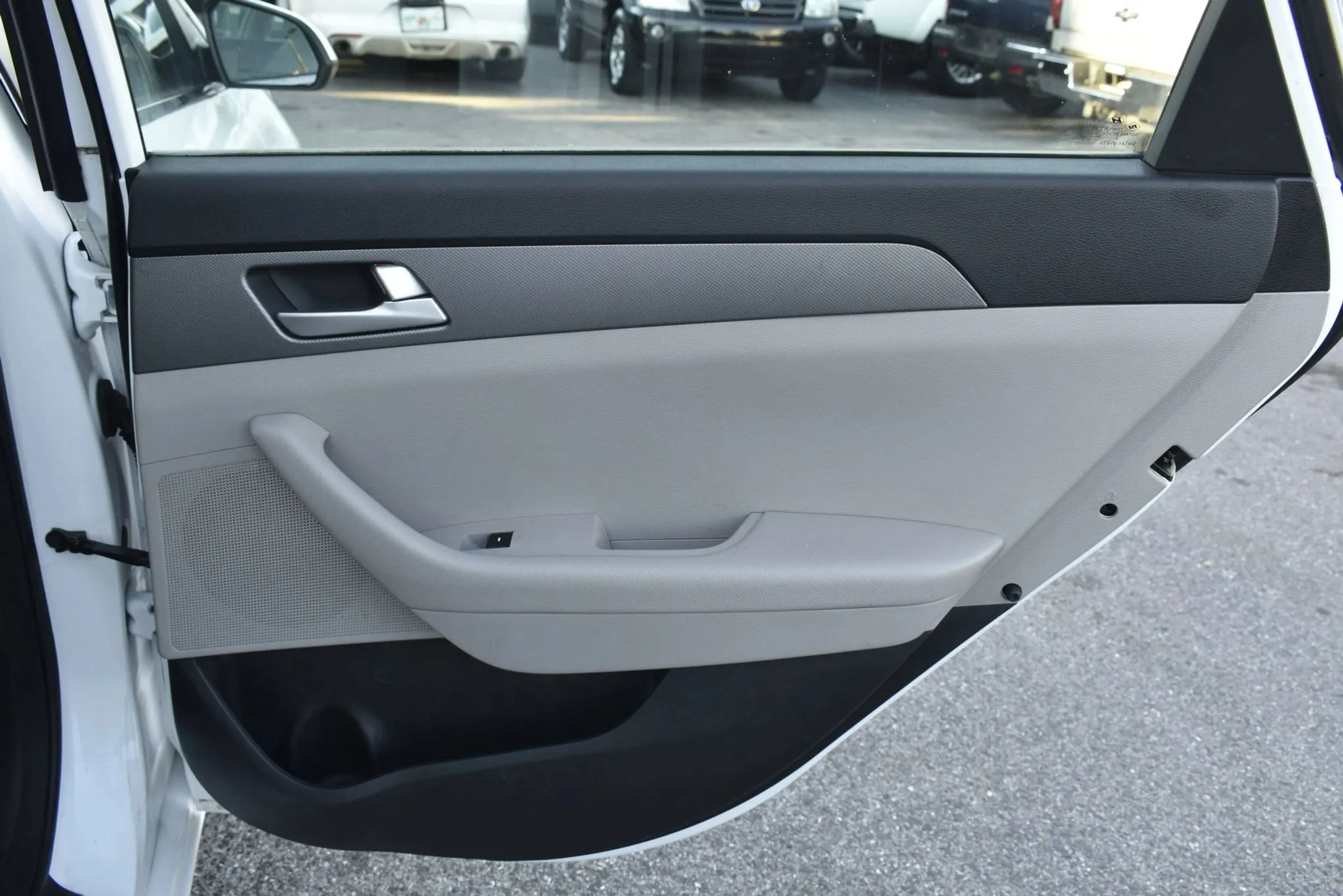 Used 2015 Hyundai Sonata SE FWD image 29