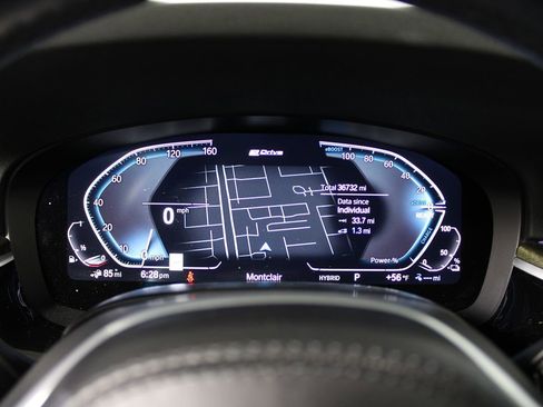 Used 2023 BMW 530e w/ M Sport Package image 6