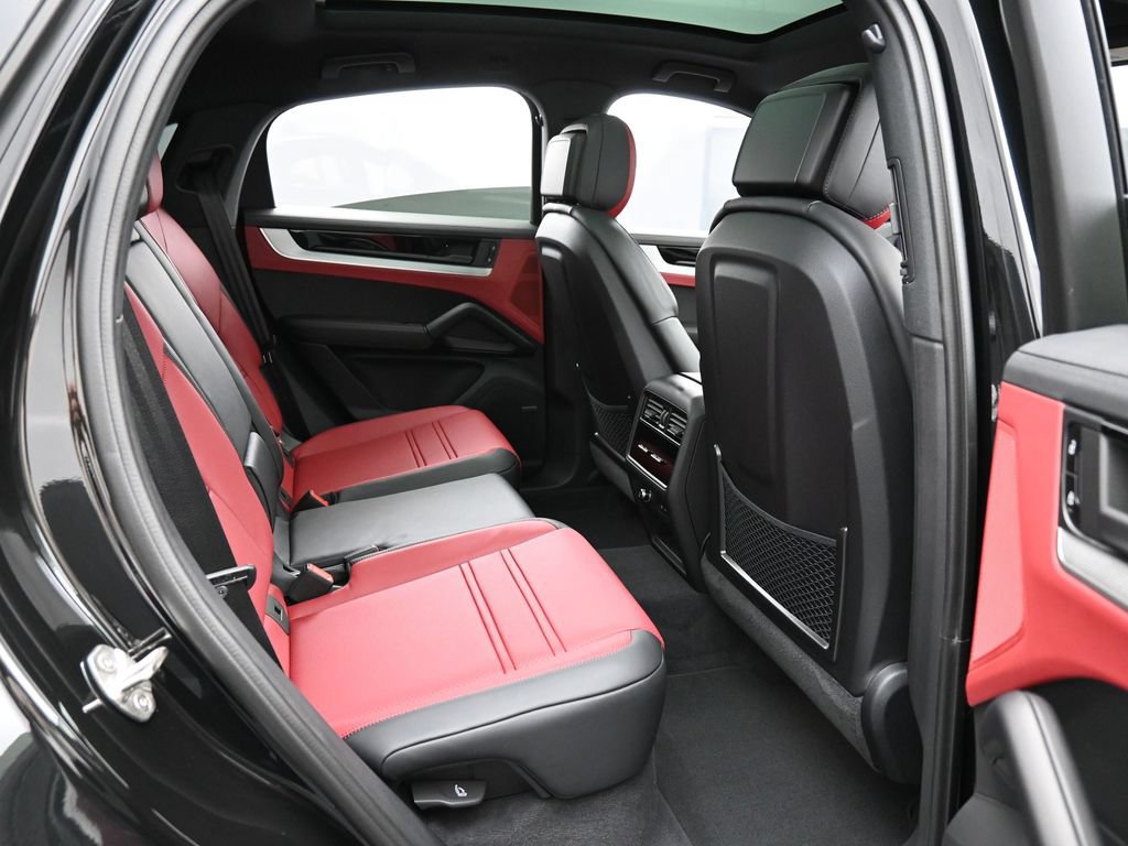 Certified 2026 Porsche Cayenne E-Hybrid Coupe AWD/4WD image 28