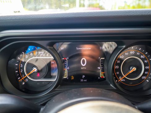 New 2026 Jeep Gladiator Sport image 18