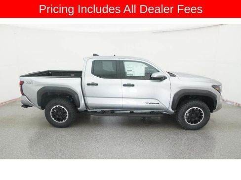 New 2025 Toyota Tacoma TRD Off-Road AWD/4WD image 30