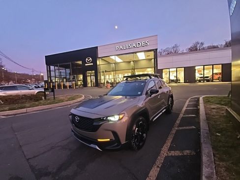 Used 2025 MAZDA CX-50 Meridian Edition w/ Apex Package image 4