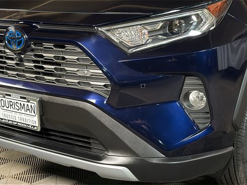 Used 2019 Toyota RAV4 Limited image 3