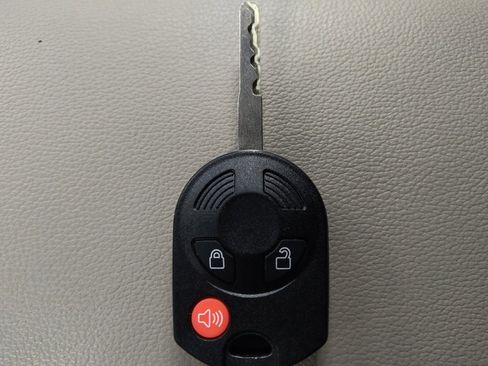 Used 2018 Ford Escape SE w/ SE Sync 3 Package FWD image 32