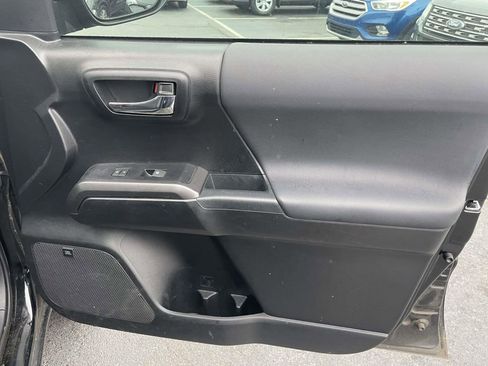 Used 2022 Toyota Tacoma TRD Sport image 44