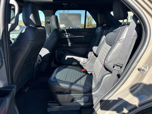 New 2026 Ford Explorer ST-Line w/ ST-Line Street Pack image 6