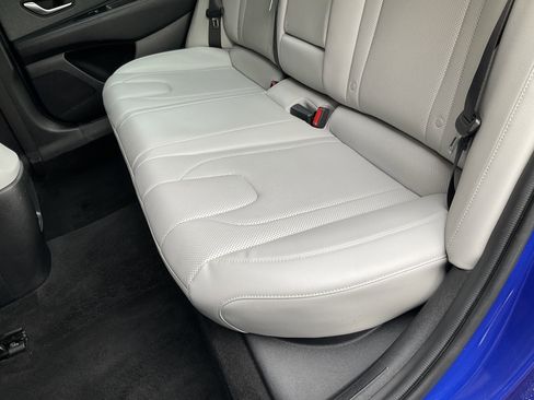 Used 2024 Hyundai Elantra Limited image 41