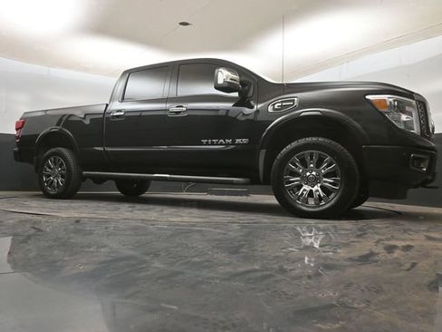 Used 2017 Nissan Titan Platinum Reserve AWD/4WD image 9