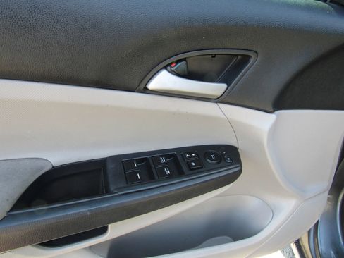 Used 2012 Honda Accord LX image 14