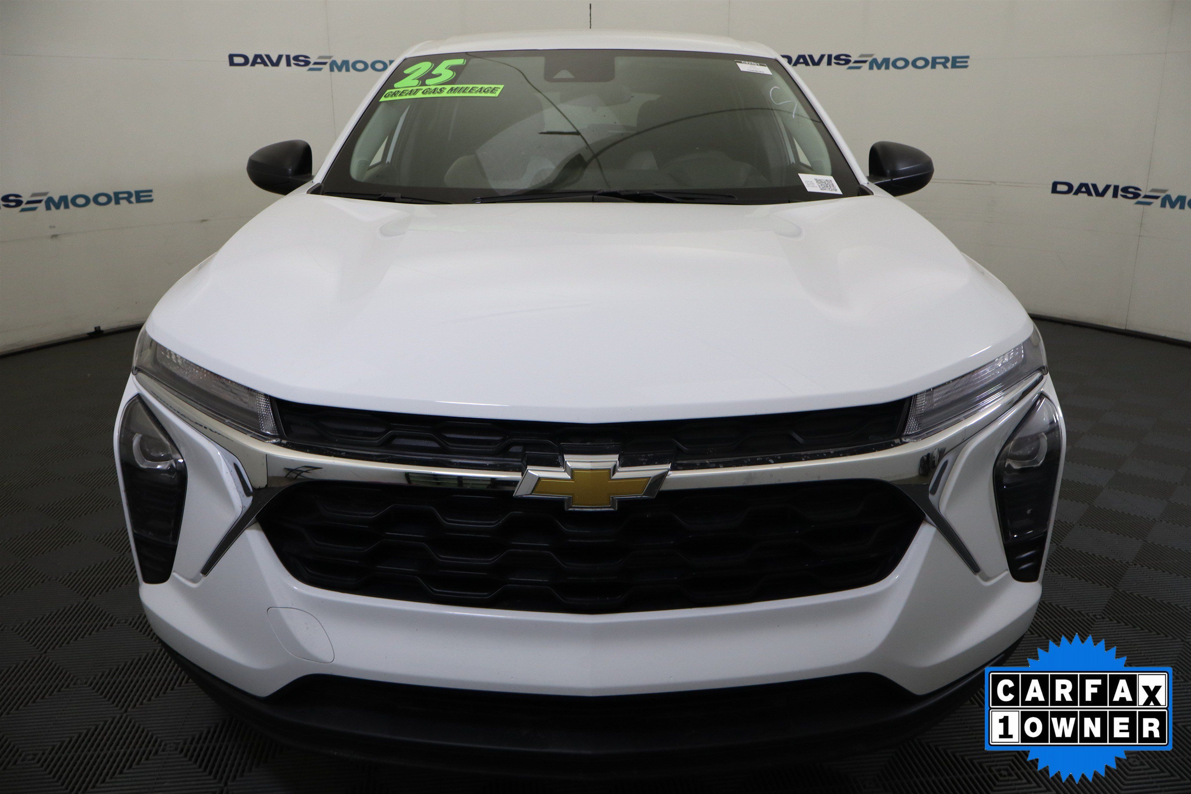 Used 2026 Chevrolet Trax LS FWD image 14