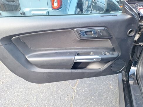 Used 2017 Ford Mustang GT image 9