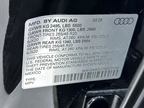 Used 2025 Audi Q5 Premium Plus w/ Premium Plus AWD/4WD image 29