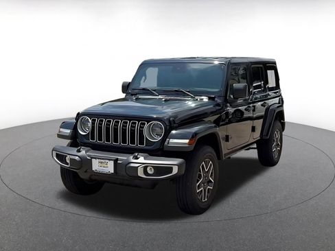 Used 2025 Jeep Wrangler Unlimited Sahara AWD/4WD image 7