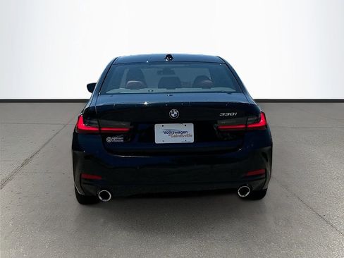 Used 2025 BMW 330i Sedan w/ Convenience Package RWD image 6