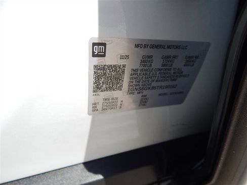 Used 2026 Chevrolet Suburban High Country AWD/4WD image 23