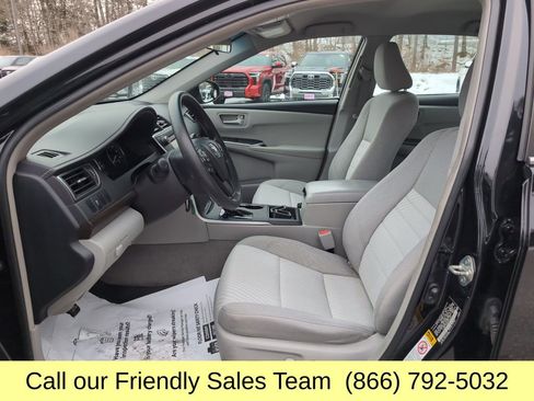 Used 2016 Toyota Camry LE image 11